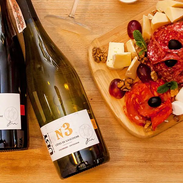 Blanc Uby N°3 (fruité) ou Chardonnay (sec)